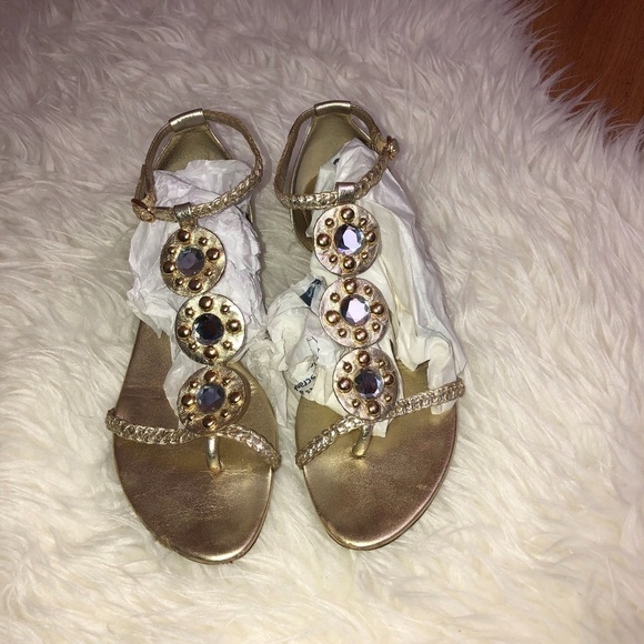 LAUNDRY BY SHELLI SEGAL Gold Leather Flat Sandals - Picture 1 of 12